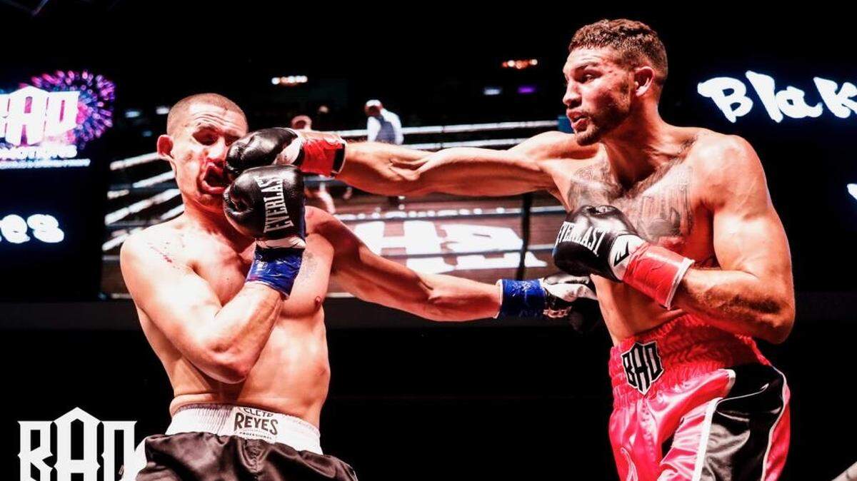 Blake Davis, at right, will headline boxing show Saturday night at the Bonaventure Resort and Spa in Weston, Davis also oversees the promotion of the show. Davis is pictured during a fight against Luis Iniguez, left.