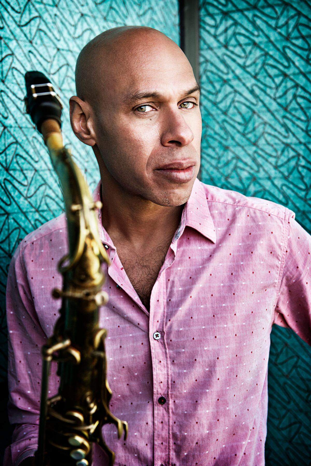 Accepted at Yale Law School, Saxophonist Joshua Redman deferred admission for a year to live with some jazz-playing friends in Brooklyn. He won the Thelonious Monk International Saxophone Competition in 1991.