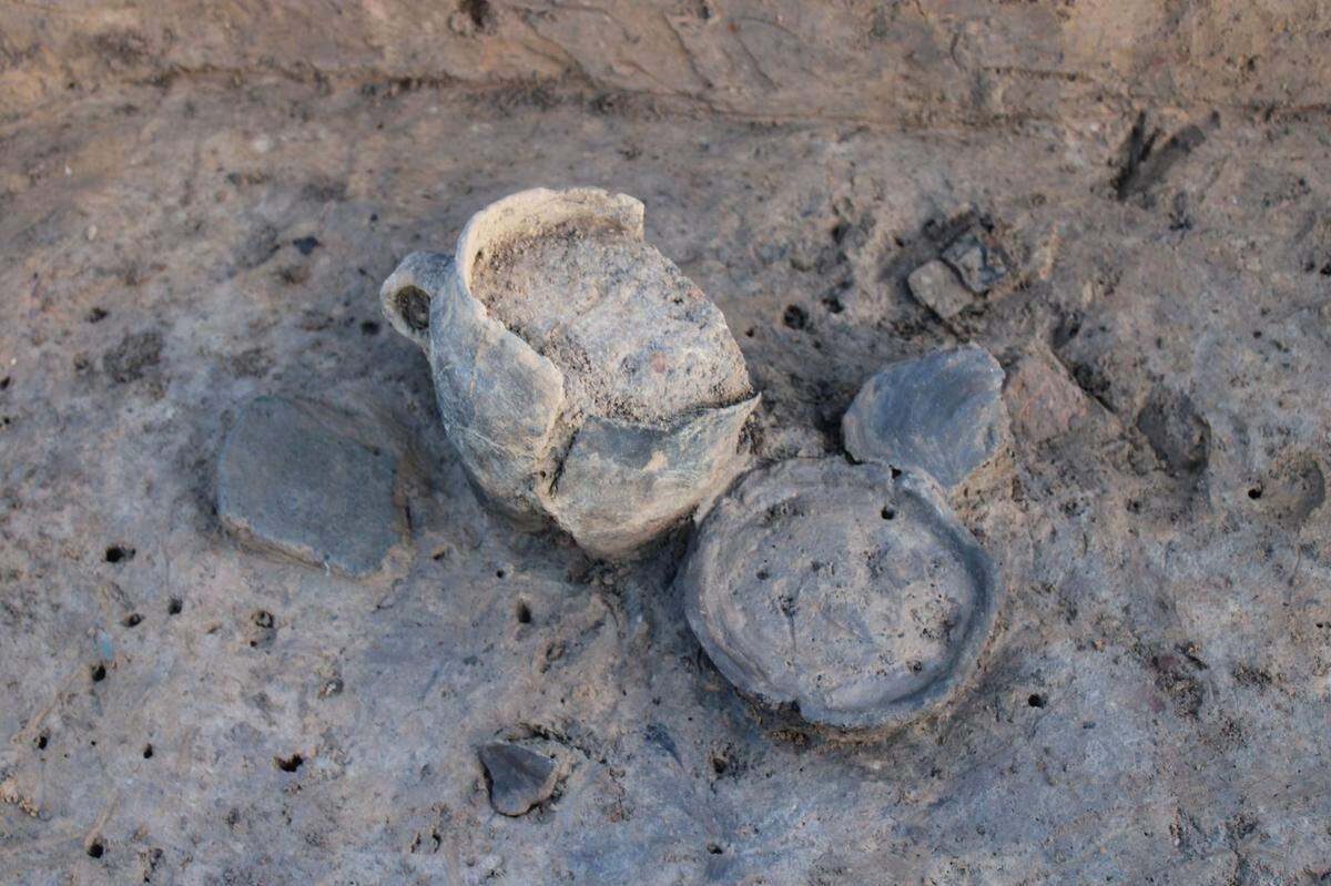Items found at the settlement show both everyday and artisanal use.