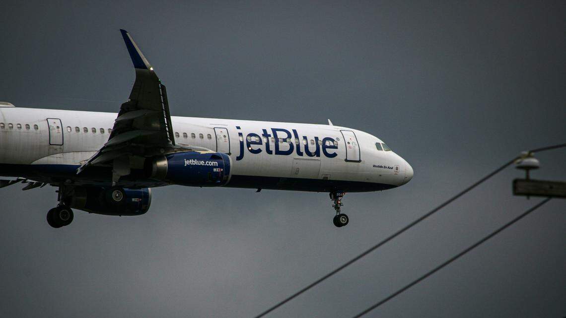 A Massachusetts man was accused of groping a 17-year-old girl on a flight to Boston in August, feds say.