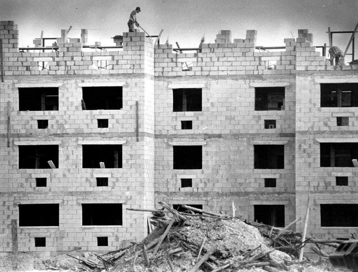 A dorm under construction at the north campus of FIU, which was then called the Bay Vista campus and is now called the Biscayne Bay campus. FIU’s first dorm opened at the north campus in 1984; in 1985, dorms opened at what was then the Tamiami campus, now the Modesto A. Maidique campus.