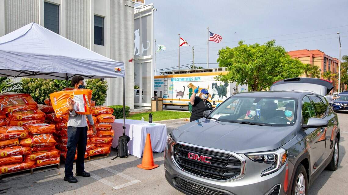Miami-Dade Animal Services hosts pet food drive for owners in need of help