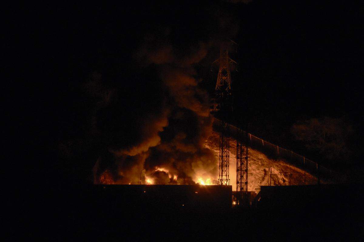 A fire at Fuerte Tiuna, Venezuela's largest military complex, after a series of explosions in Caracas on January 3, 2026. Loud explosions, accompanied by sounds resembling aircraft flyovers, were heard in Caracas around 2 a.m. on Jan. 3. 