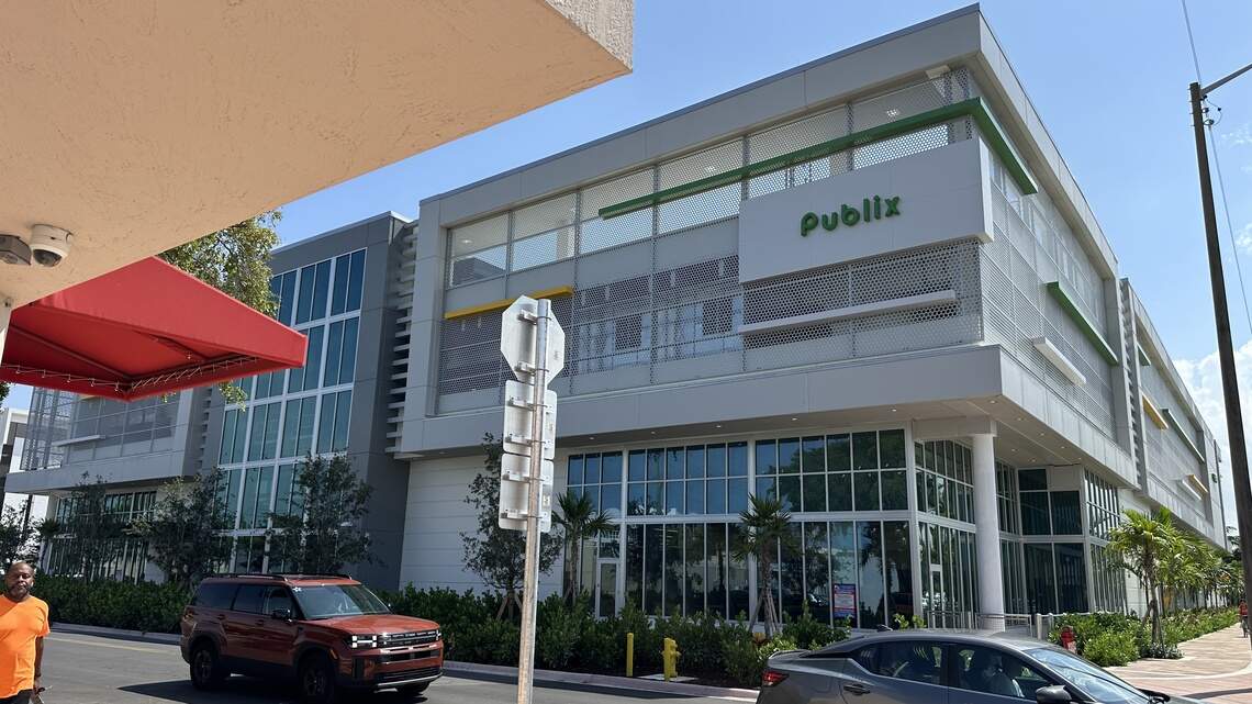 Oysters linked to a salmonella outbreak have been recalled from Publix stores