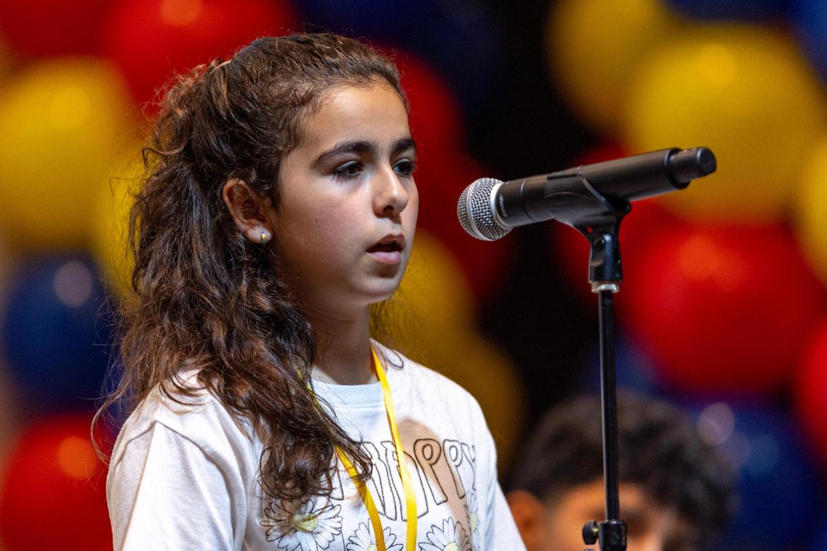 Fifth grader Jasmine Perez from Bayview Elementary School spells a word during the 5th round of the Miami Herald Broward County Spelling Bee.