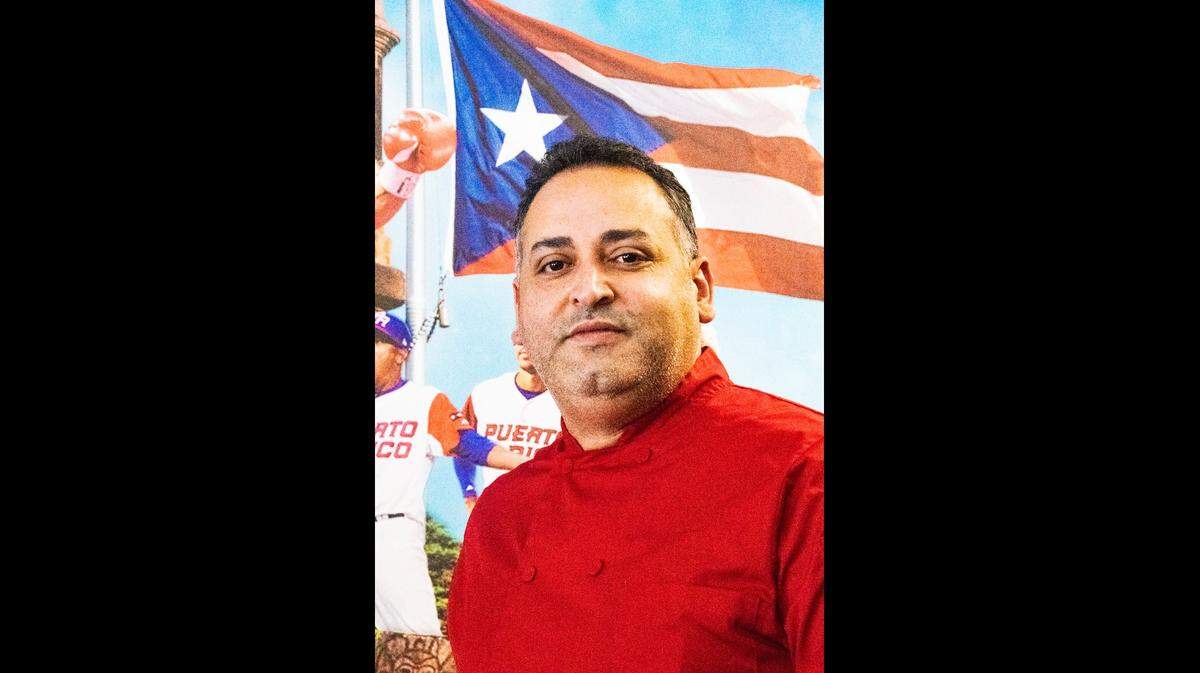 El chef Brian Dominquez de Casa Borinquen presentará el menú de Tribute to Puerto Rico en Estefan Kitchen, el 12 de julio de 2019.