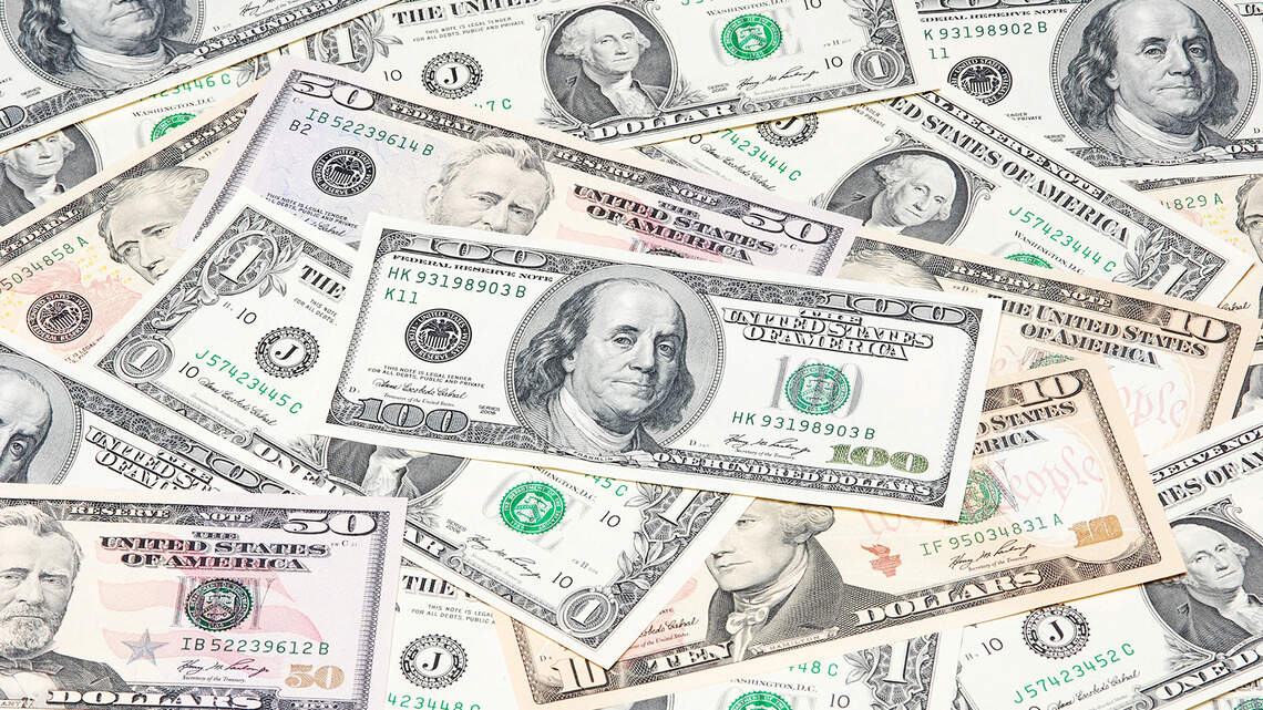 How much do you need to earn to be middle class in Illinois? See income range