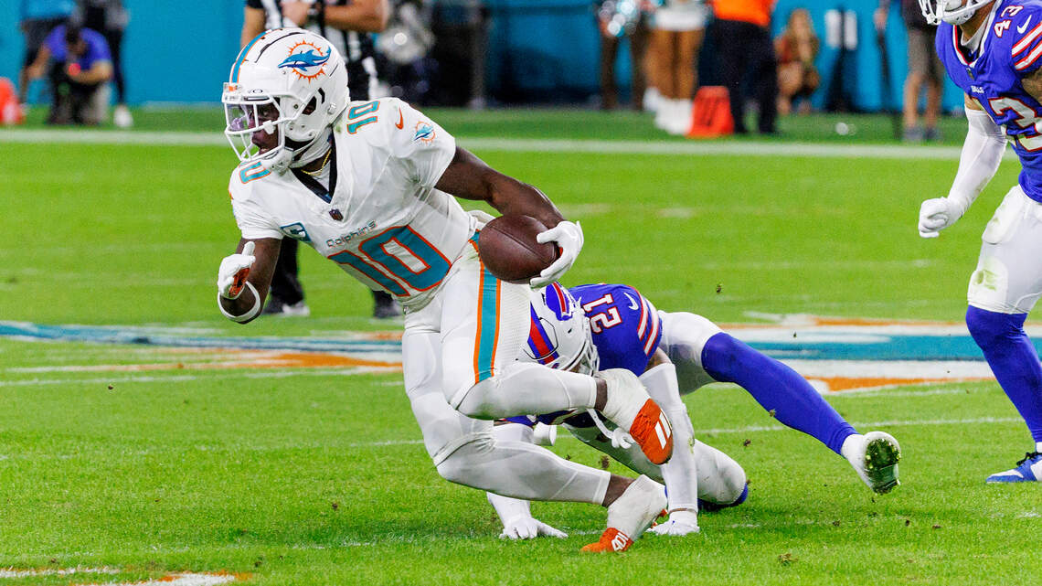 ¿Tyreek Hill seguirá con los Dolphins en 2025? Entrenador McDaniel responde con una escopeta de dos cañones sobre su futuro