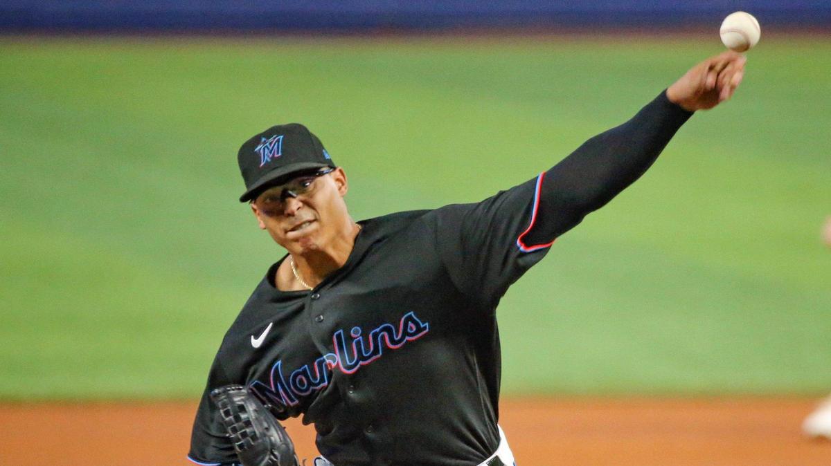 Miami Marlins starting pitcher Jesus Luzardo (44) pitches against the Atlanta Braves in the first inning at loanDepot Park in Miami on Saturday, August 13, 2022.