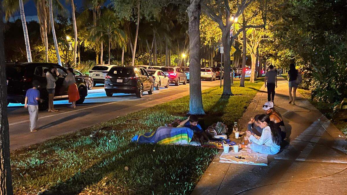 Families camp out as hundreds of cars leaving Key Biscayne were stuck on the Rickenbacker Causeway for hours Sunday.