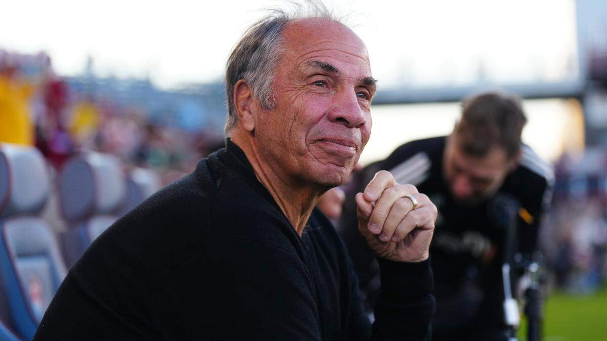 May 10, 2025; Commerce City, Colorado, USA; San Jose Earthquakes head coach Bruce Arena before the match against the Colorado Rapids at Dick’s Sporting Goods Park. Mandatory Credit: Ron Chenoy-Imagn Images