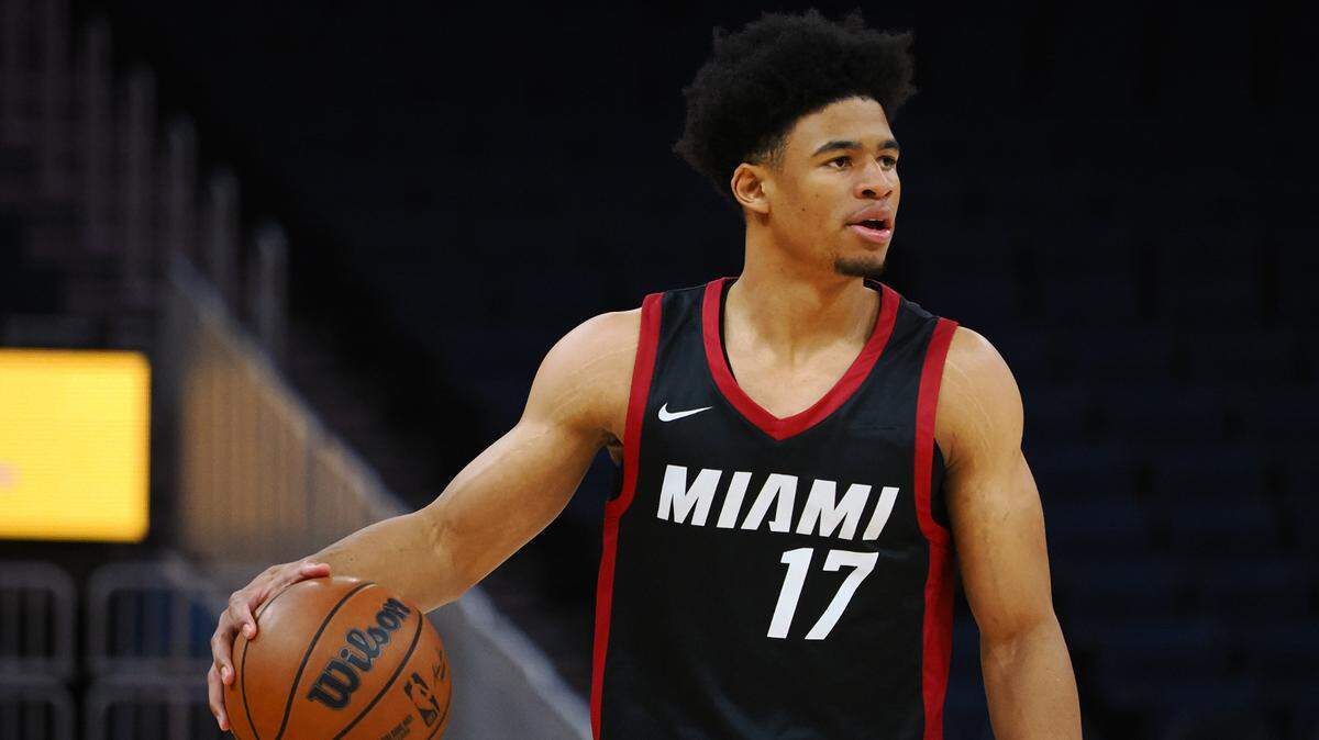 Miami Heat guard Zyon Pullin (17) controls the ball against the Los Angeles Lakers during the first quarter at Chase Center.