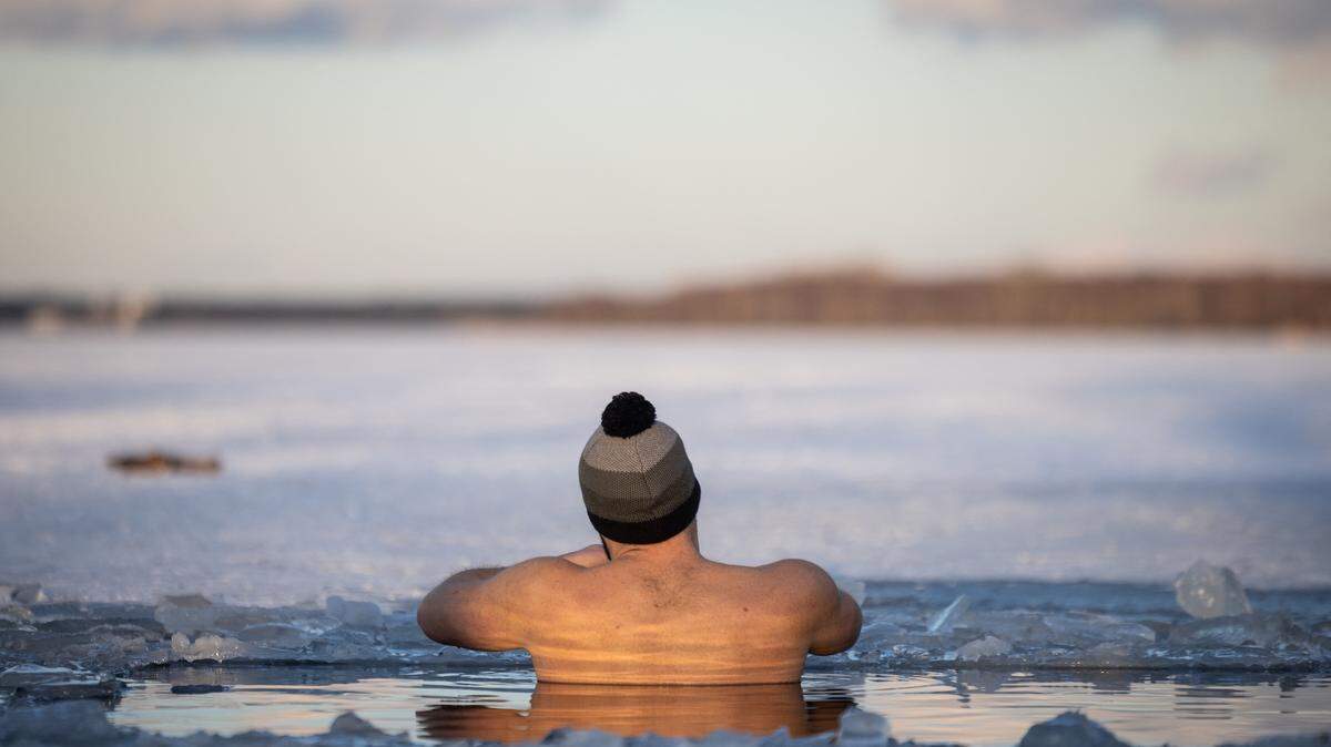 Cold Plunges and Your Brain: The Science Behind Ice Water Dunk