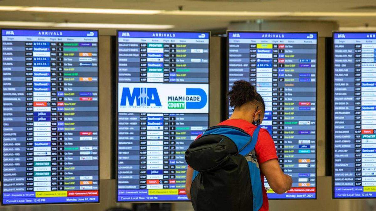 With the rapid spread of the omicron COVID variant, it’s imperative that holiday travelers take precautions.