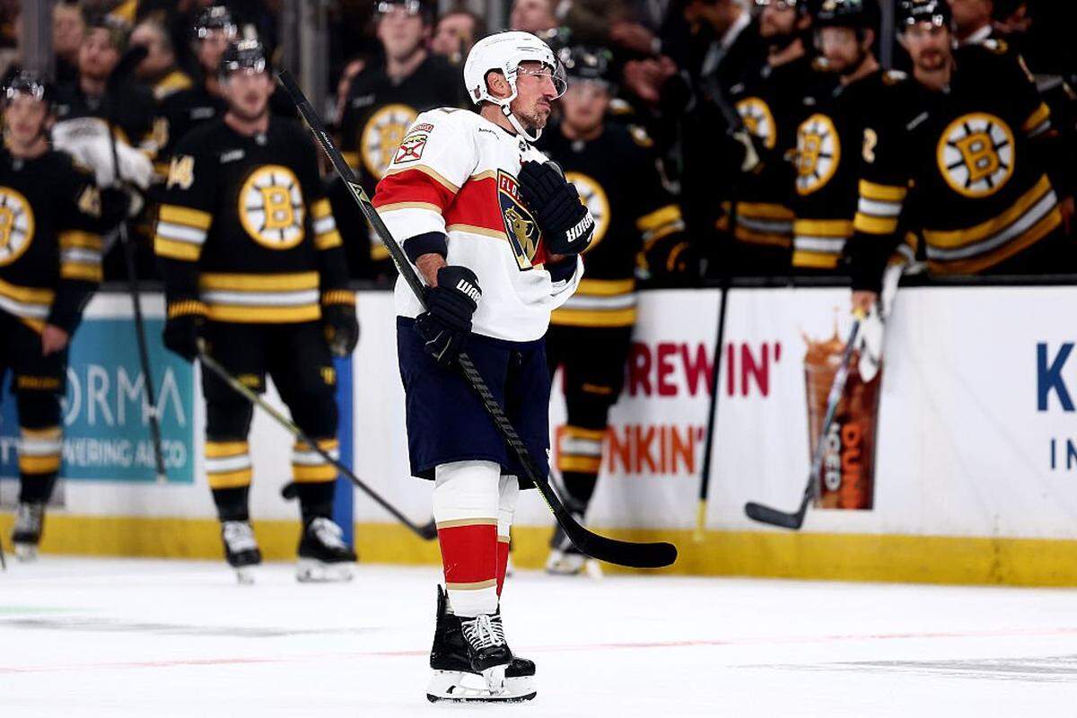 BOSTON, MASSACHUSETTS - OCTOBER 21: Brad Marchand #63 of the Florida Panthers cries as he is recognized by the Boston Bruins, where he played for 16 seasons, during the first period of the game between the Florida Panthers and Boston Bruins at TD Garden on October 21, 2025 in Boston, Massachusetts. (Photo by Maddie Meyer/Getty Images)
