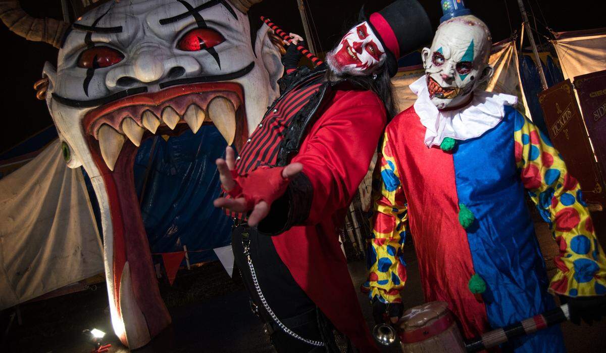 Algunas de las caras menos espeluznantes que verás en House of Horror.
