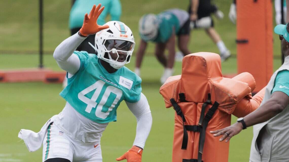 ‘It ain’t easy.’ Dolphins LB Willie Gay Jr. talks disappointing 2025 season