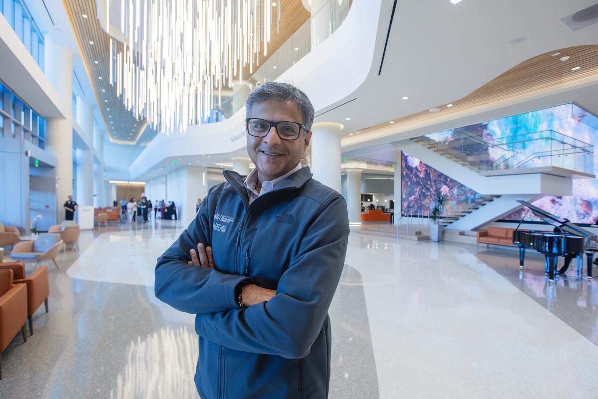 Miami, Florida, September 30, 2025 - Dr. Dipen Parekh,  CEO of UHealth, at the University of Miami Health System's newest, largest, and most technologically advanced ambulatory facility, UHealth SoLé Mia Medical Center.
