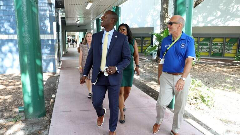 Broward is closing schools to save money. ‘Schools of Hope’ could complicate that