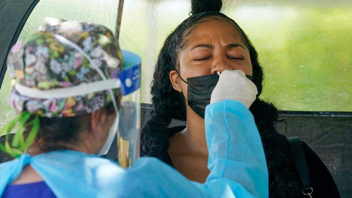 With the arrival of the omicon variant, Miami-Dade County residents are seeking COVID testing by the thousands.