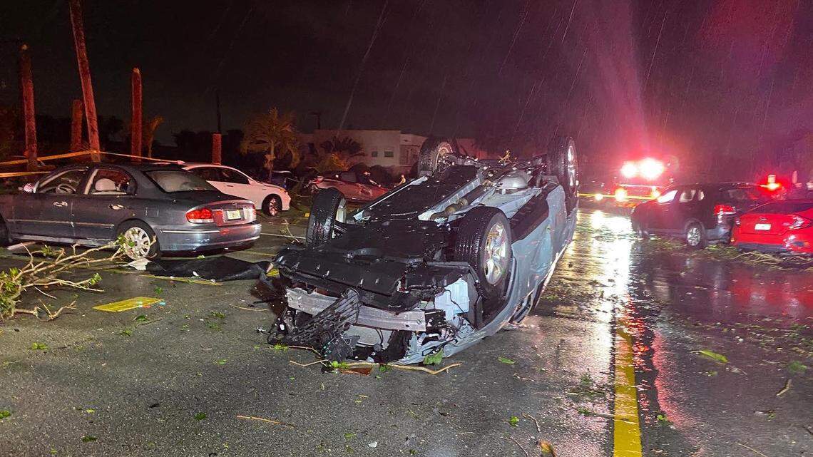 Planes, trees, automobiles: the first damage from Hurricane Ian in South Florida