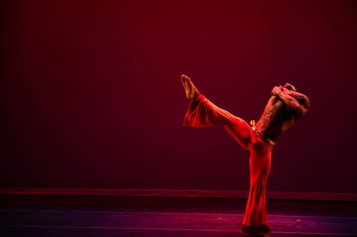 Peter London Global Dance Company dancer Leon Cobb in “Lament.”