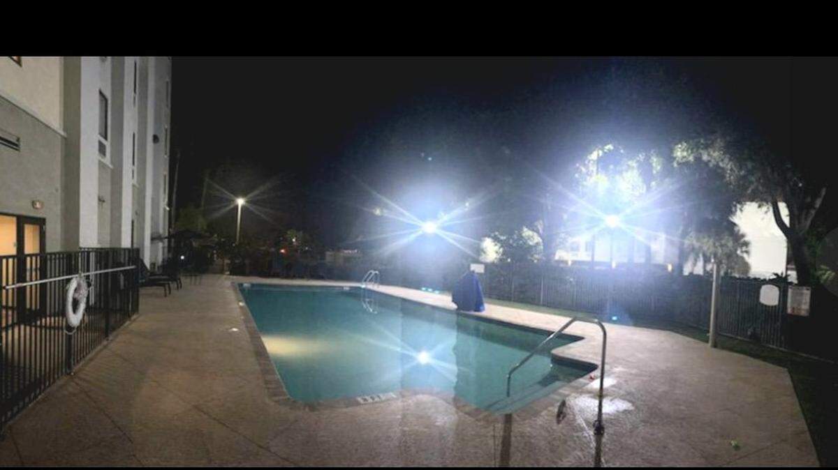 Un niño fue sacado de la piscina de un hotel durante una salida familiar