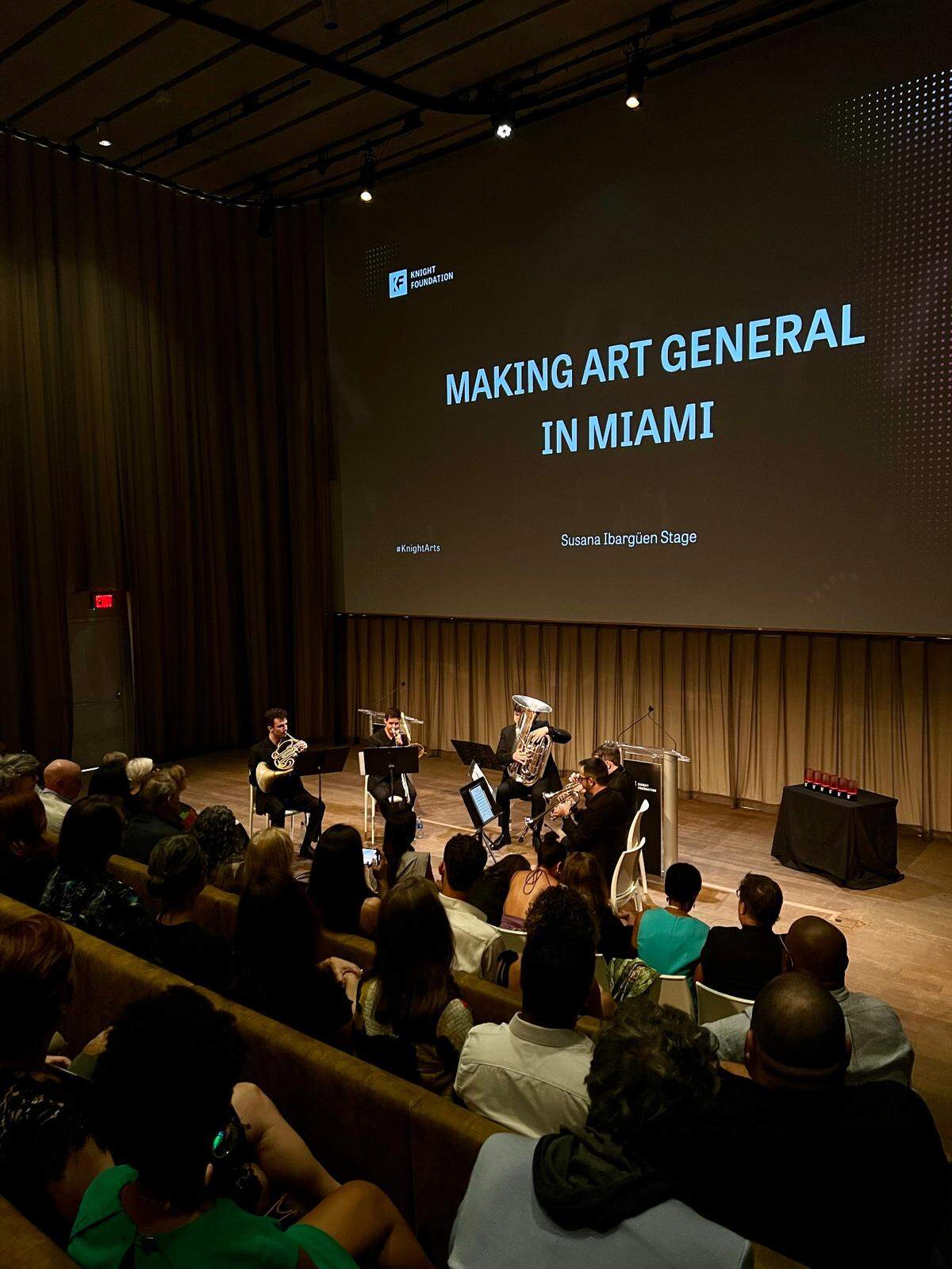 La Knight Foundation anunció el 29 de noviembre de 2022 que invertirá $40.7 millones en grupos artísticos locales de Miami.