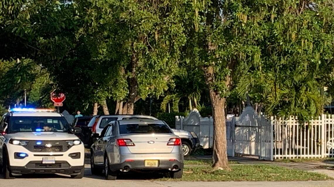 A double shooting kills a teenager in a Miami residential neighborhood, police say