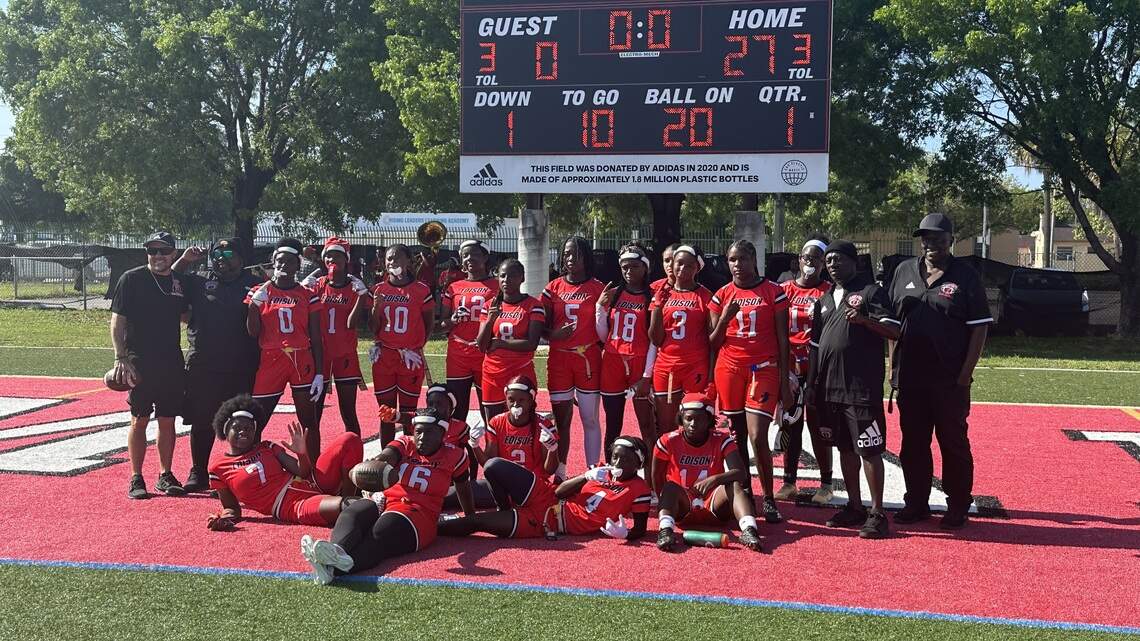 Powered by prolific senior quarterback, Edison flag football aims for repeat