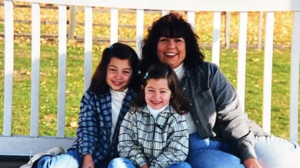 Gloria Marcia Hall, 40, and her two daughters. Hall was killed in a Hialeah car crash on Aug. 12, 2006. 