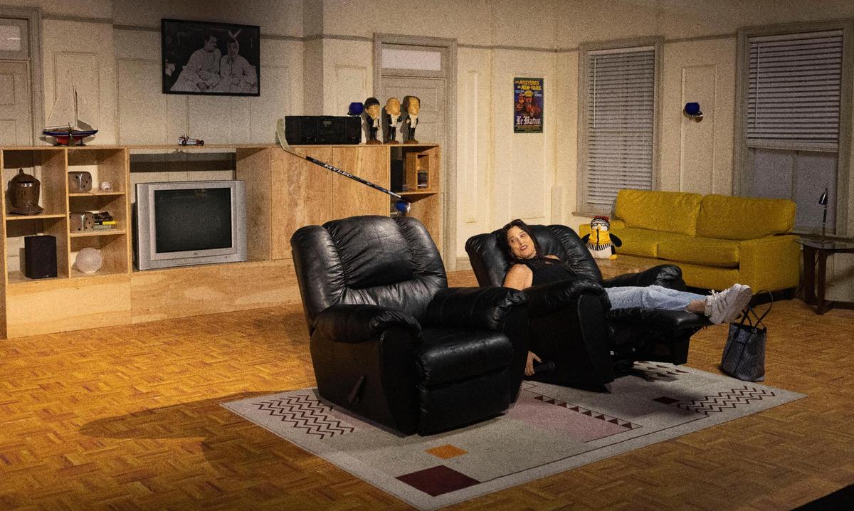 A replica of the chairs in Chandler and Joey’s apartment from the television show Friends at the Friends Experience.