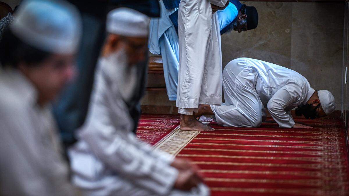 Members of Masjid An-Noor, the mosque connected to The Islamic School of Miami in West Kendall, pray on Friday to commemorate Ramadan, which begins this weekend and the holiest month of the year in the Islamic calendar. During the 30-day period, Muslims fast from sunrise to sunset to focus on prayer, self-reflection and helping those in need.