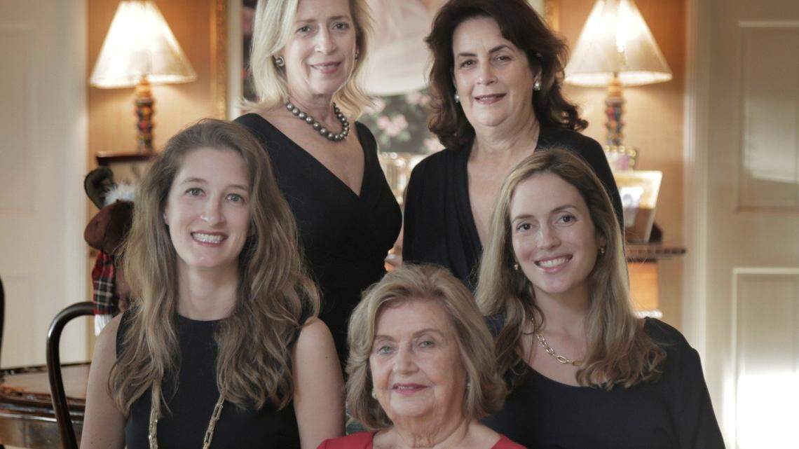 Clockwise from center: Alicia Cervera Sr., her granddaughter Alexandra Goeseke, her daughter Alicia Cervera Lamadrid, her daughter Veronica Cervera Goeseke and her granddaughter Alicia Lamadrid Paysse.