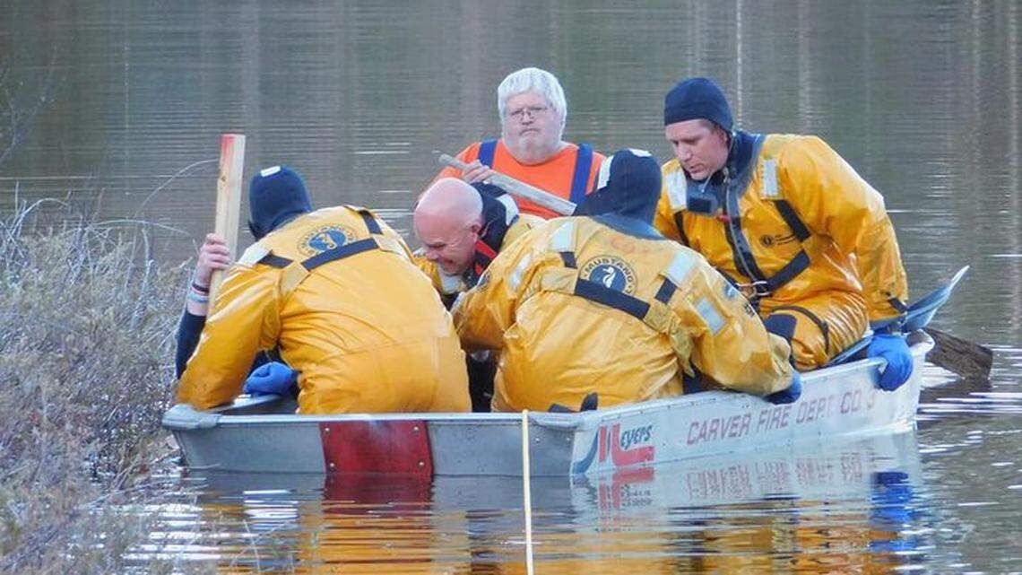 A team of 30 rescuers helped a person who was sinking in the mud for an hour..