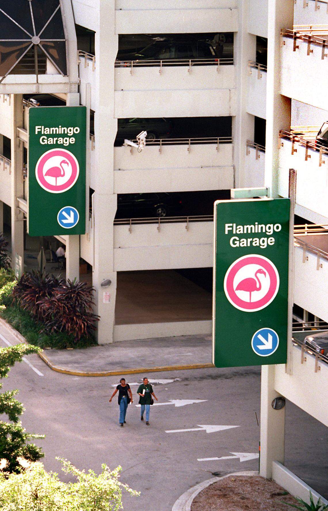 SunPass transponders won’t be accepted at Miami International Airport under a plan by Miami-Dade County to switch to on-foot payment kiosks by the end of 2021.