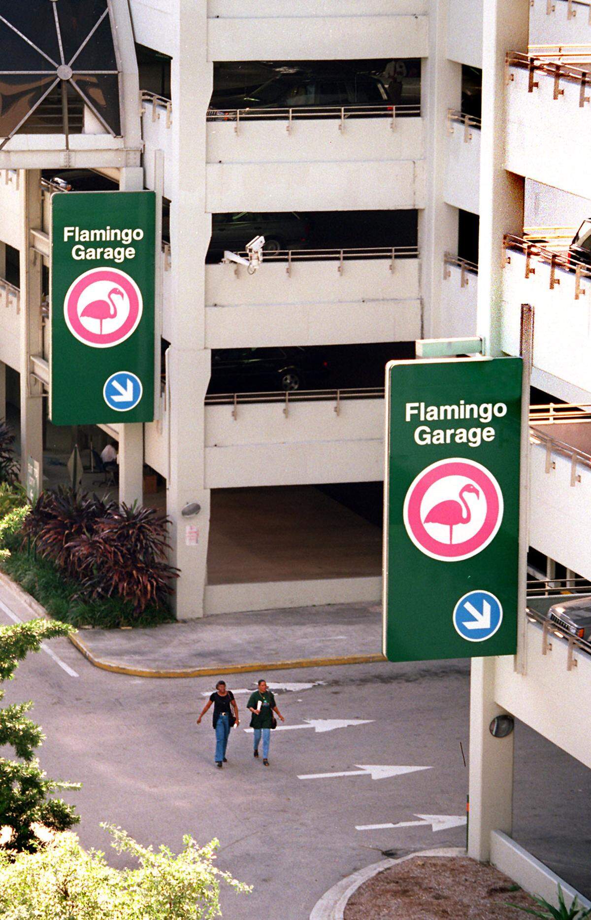SunPass transponders won’t be accepted at Miami International Airport under a plan by Miami-Dade County to switch to on-foot payment kiosks by the end of 2021.