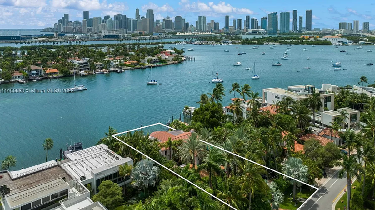 Malik Sefrioui, the son of Moroccan billionaire and real estate developer Anas Sefrioui, acquired the waterfront Hibiscus Island residence last week.