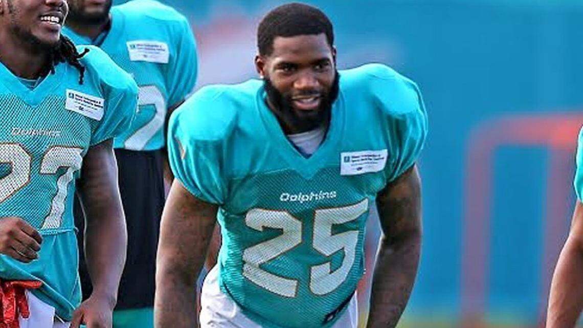 Miami Dolphins cornerback Xavien Howard (25) warms up during training camp at the Miami Dolphins training facility in Davie, Florida, August 2, 2018.