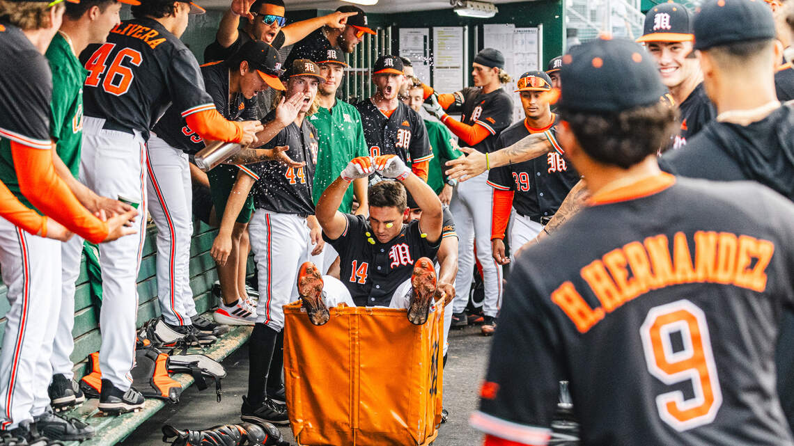 Miami baseball snaps losing streak by pounding  FAU before road trip to No. 10 FSU 