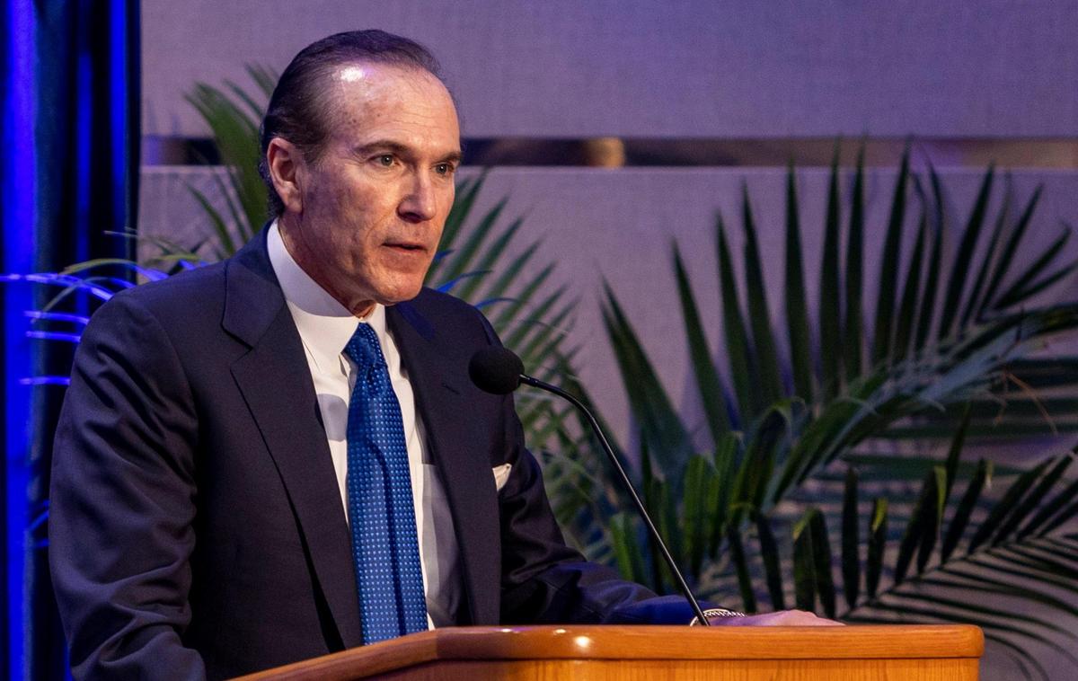 Attorney Eric Isicoff speaks to members of the FIU Board of Trustees during a Board of Trustees meeting on March 3, 2022, at the FIU Modesto A. Maidique Campus