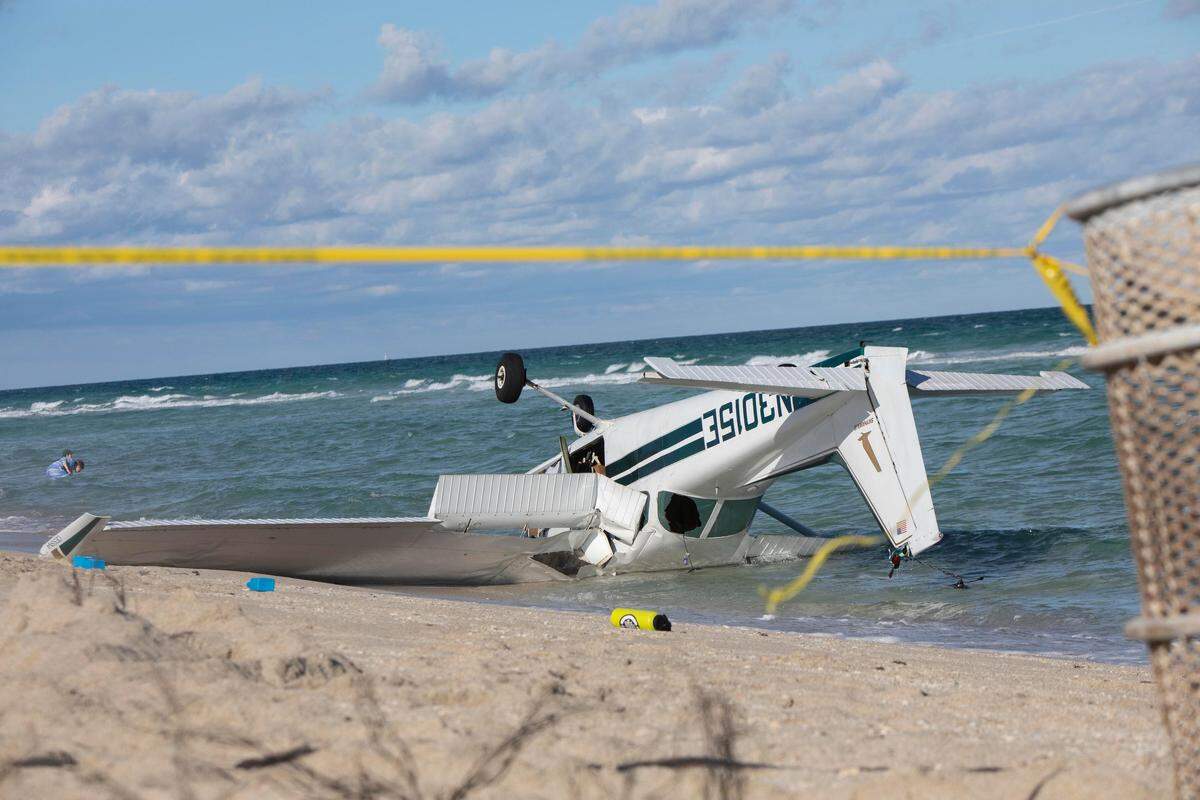 View of a small plane that crashed at the 108 block in Haulover Beach, on December 24th., 2018. The plane left at 1 pm from Fort Lauderdale airort with 4 passengers, but at 1:33 pm due to engine malfunction had to land. All 4 passengers had no injuries.