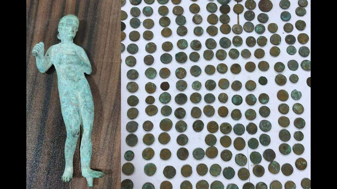 Archaeologists and port authorities in Nuweiba investigated a suspicious fruit ship and found over 1,700 artifacts and coins being smuggled.