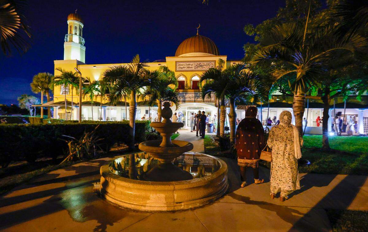 Congregants head to the Islamic Center of Greater Miami-Masjid in Miami Gardens, Tuesday, June 27, 2023, to celebrate the Day of Arafah.
