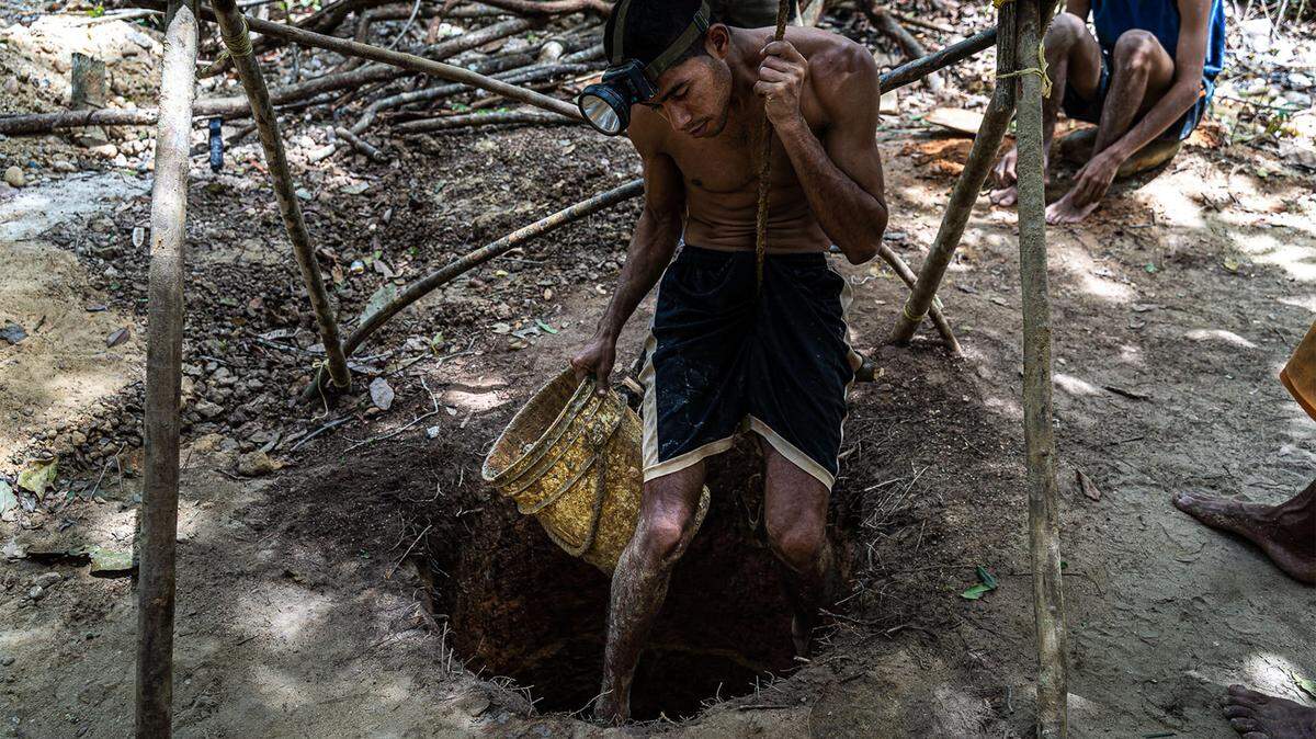 Así es como la fiebre del oro en Venezuela envenena a los indígenas y destruye comunidades