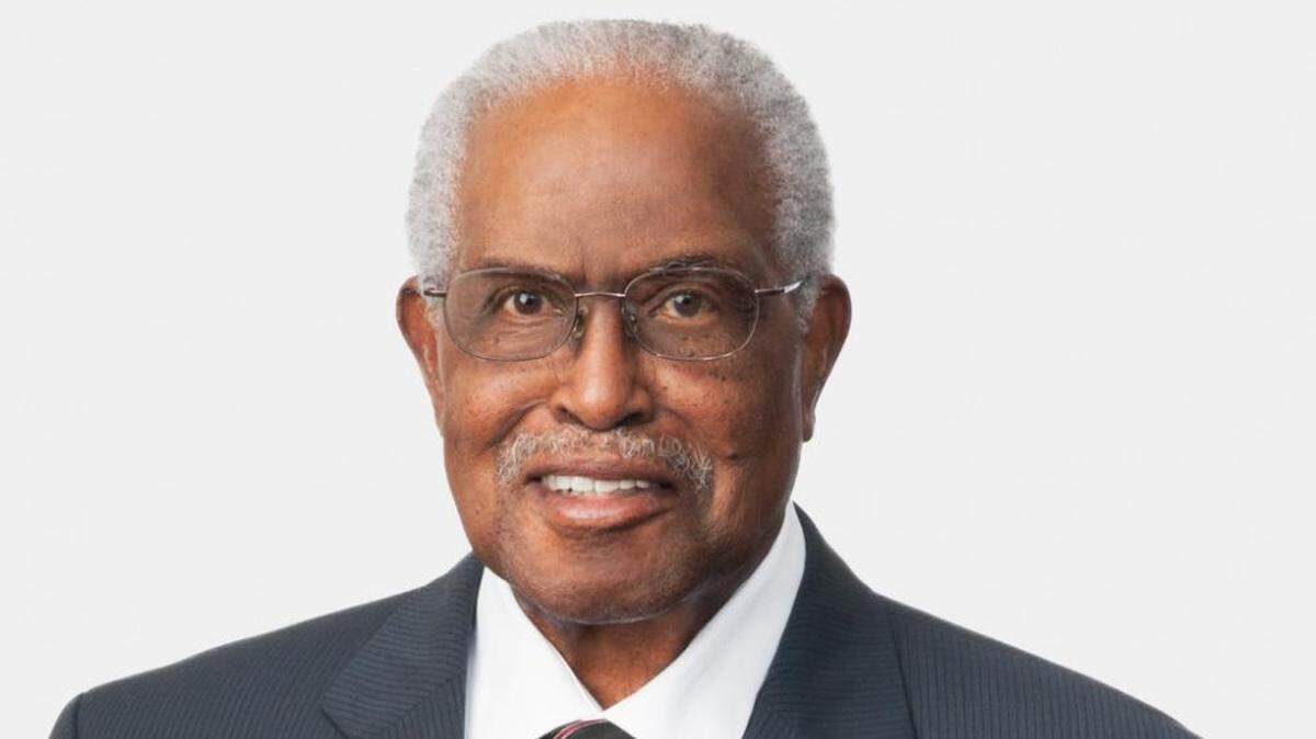 President Jimmy Carter appointed Joseph W. Hatchett to the U.S. Court of Appeals for the Eleventh Circuit. He served on the court from 1981 to 1999.