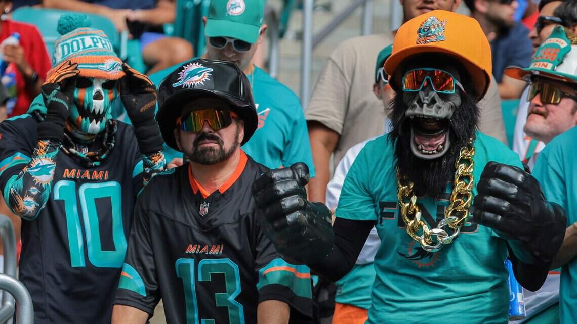 Fins vs. Vikings live updates: Sieler, Uche get first two sacks of season