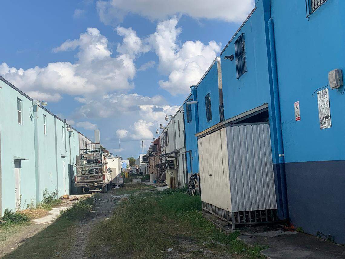 The alley between West 27th Street and West 28th Street, behind AHR Distributors in Hialeah.