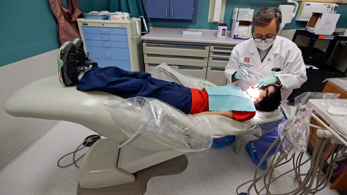 The thickness of growth marks in baby teeth may help identify children at risk for depression and other mental health disorders later in life, according to a study led by researchers at Massachusetts General Hospital.