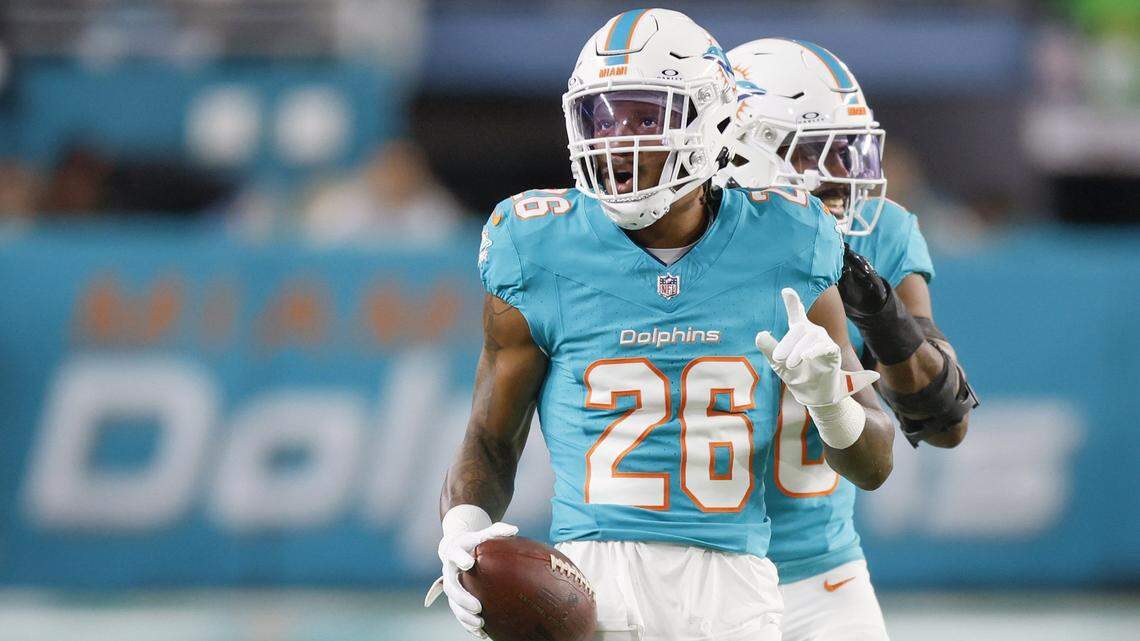 Kelly: Talented free agents can help 2026 Dolphins team, so why not explore some | Opinion